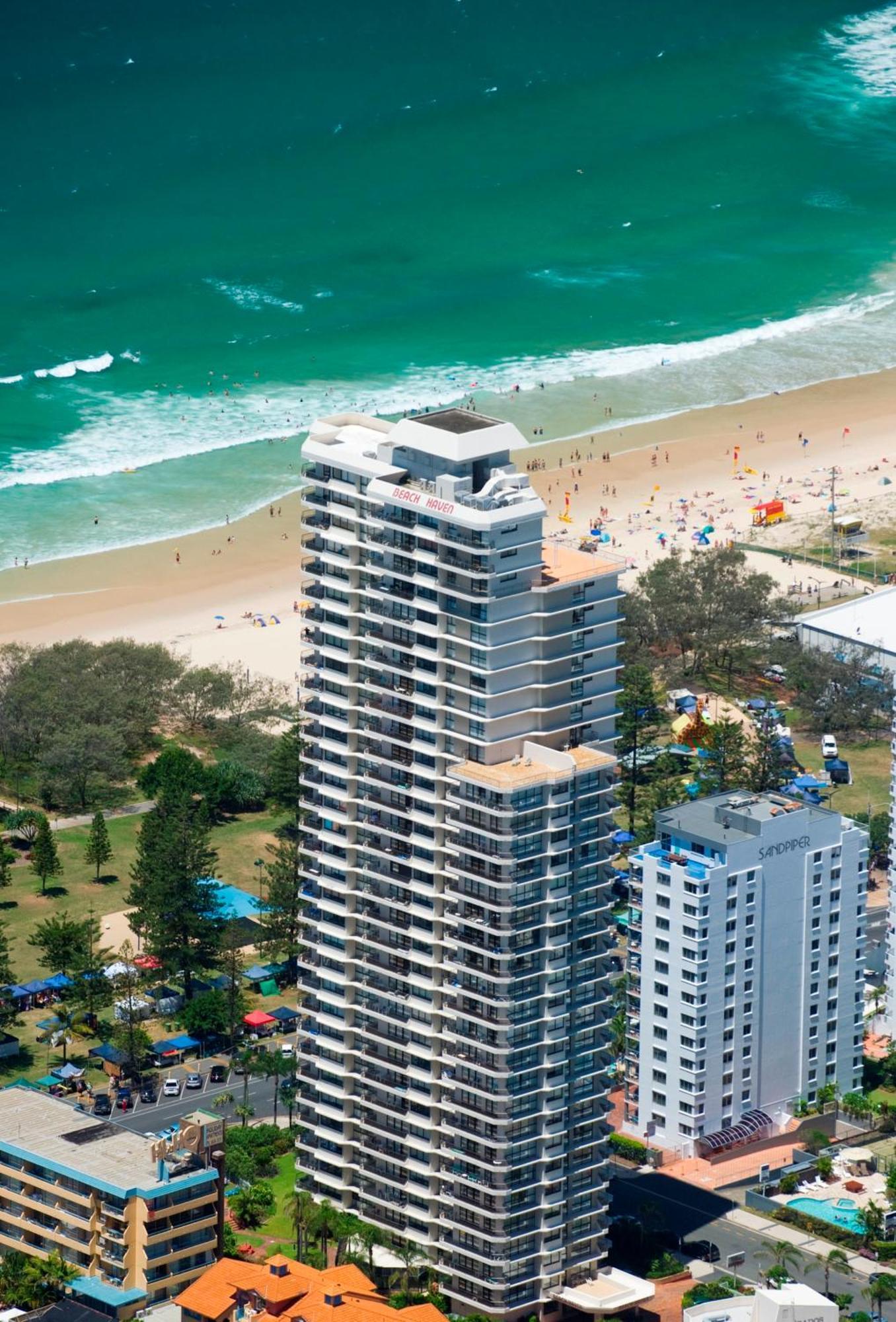 Ultiqa Beach Haven On Broadbeach Hotel Gold Coast Exterior photo