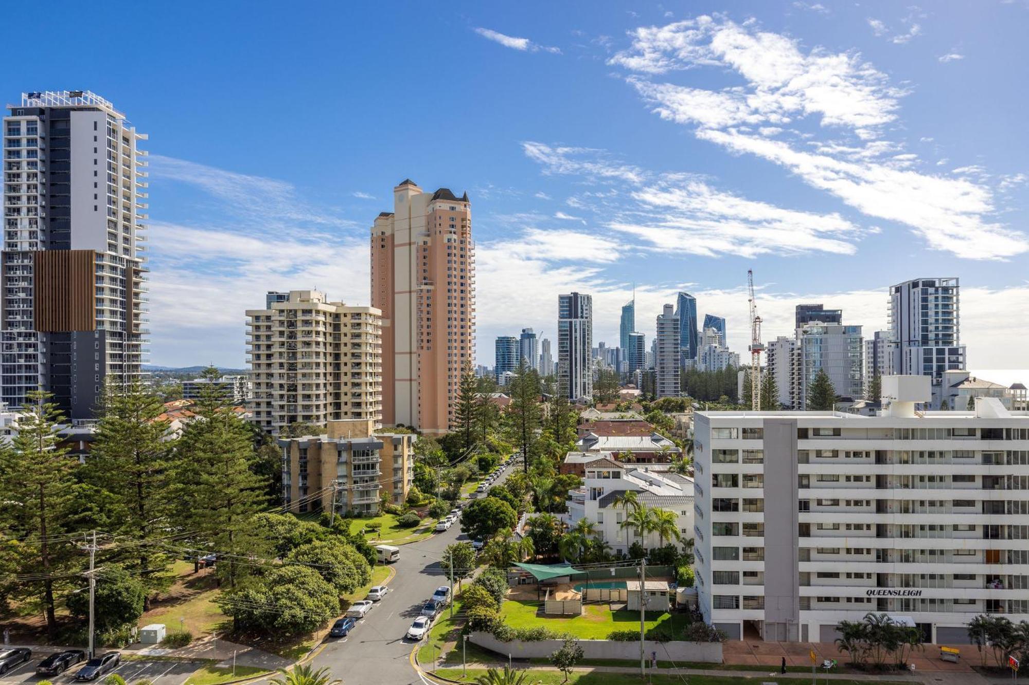 Ultiqa Beach Haven On Broadbeach Hotel Gold Coast Exterior photo