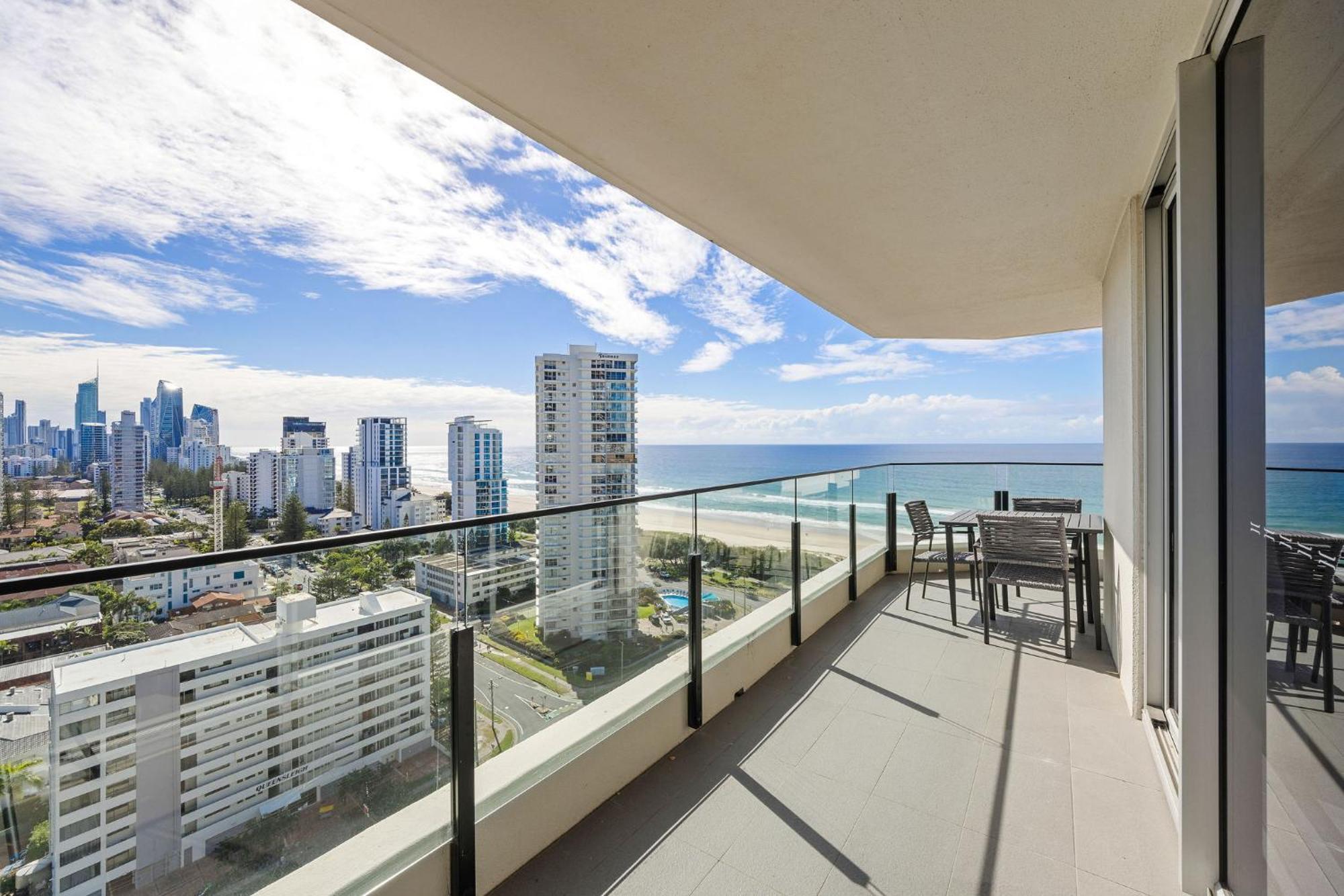 Ultiqa Beach Haven On Broadbeach Hotel Gold Coast Exterior photo