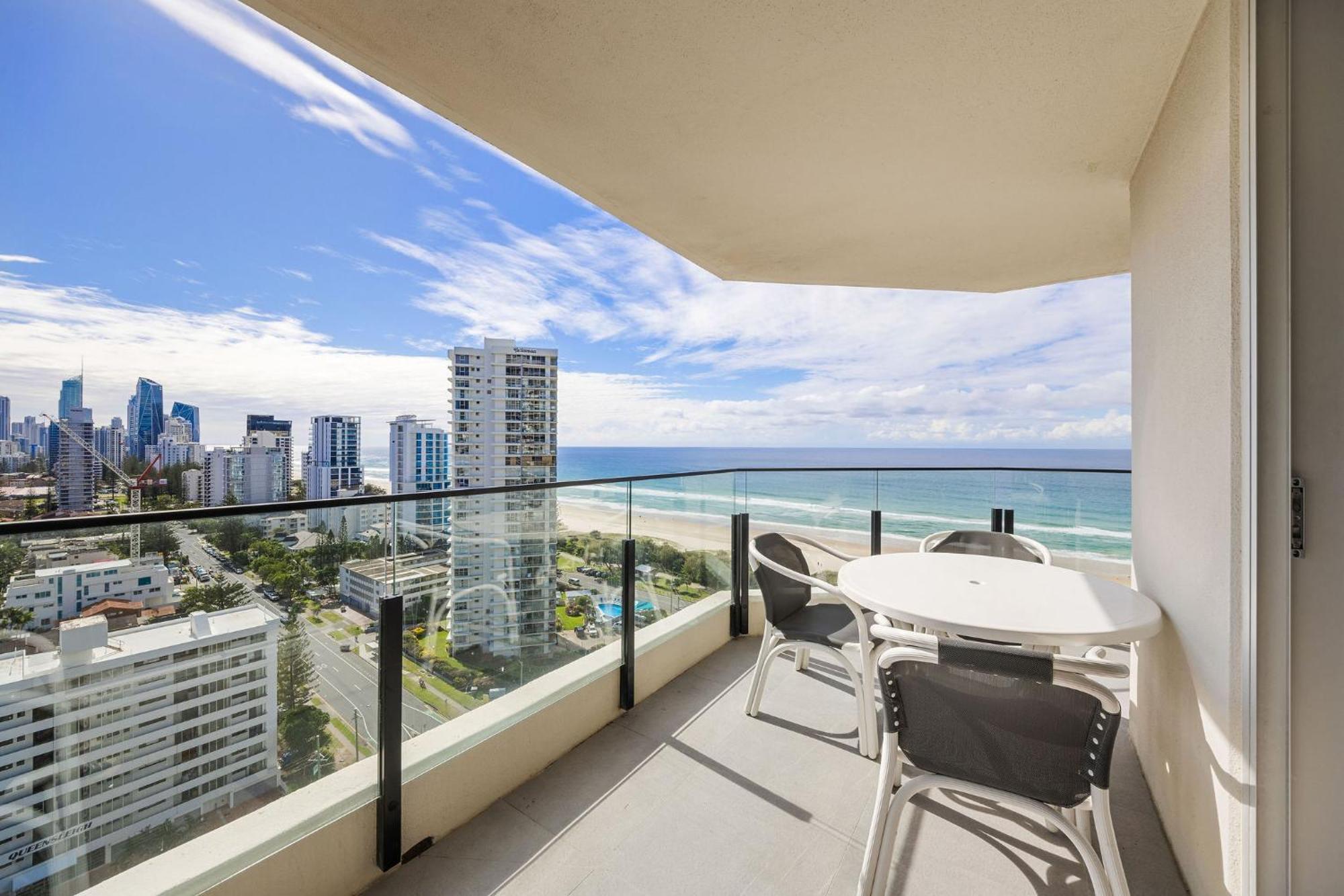 Ultiqa Beach Haven On Broadbeach Hotel Gold Coast Exterior photo