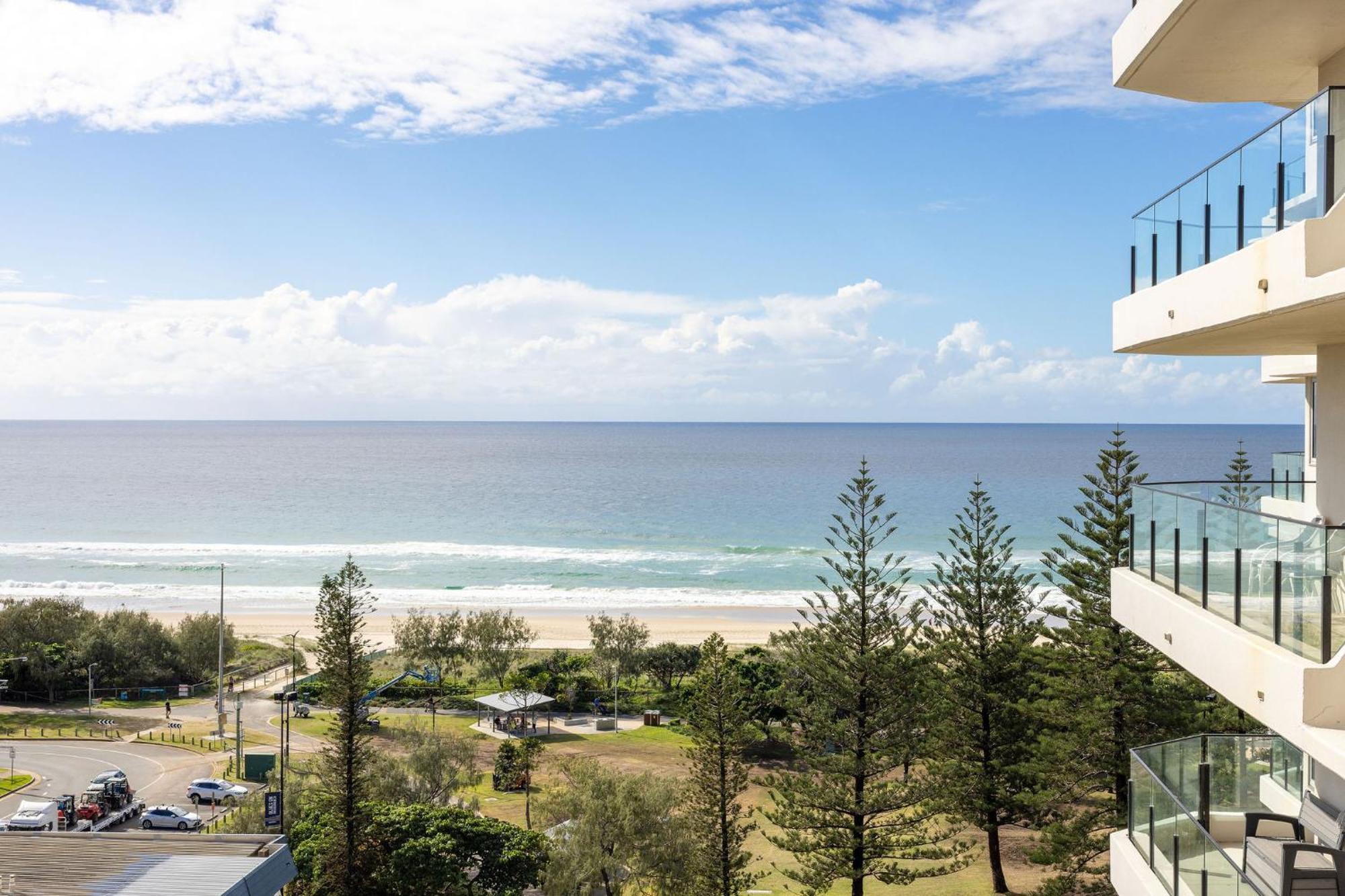 Ultiqa Beach Haven On Broadbeach Hotel Gold Coast Exterior photo