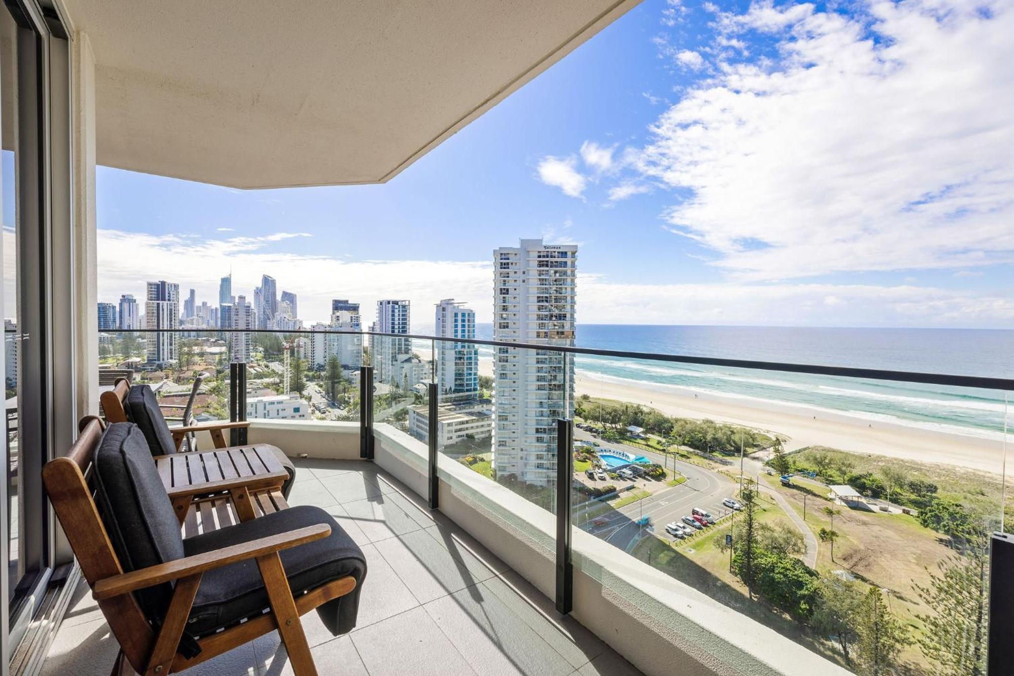 Ultiqa Beach Haven On Broadbeach Hotel Gold Coast Exterior photo